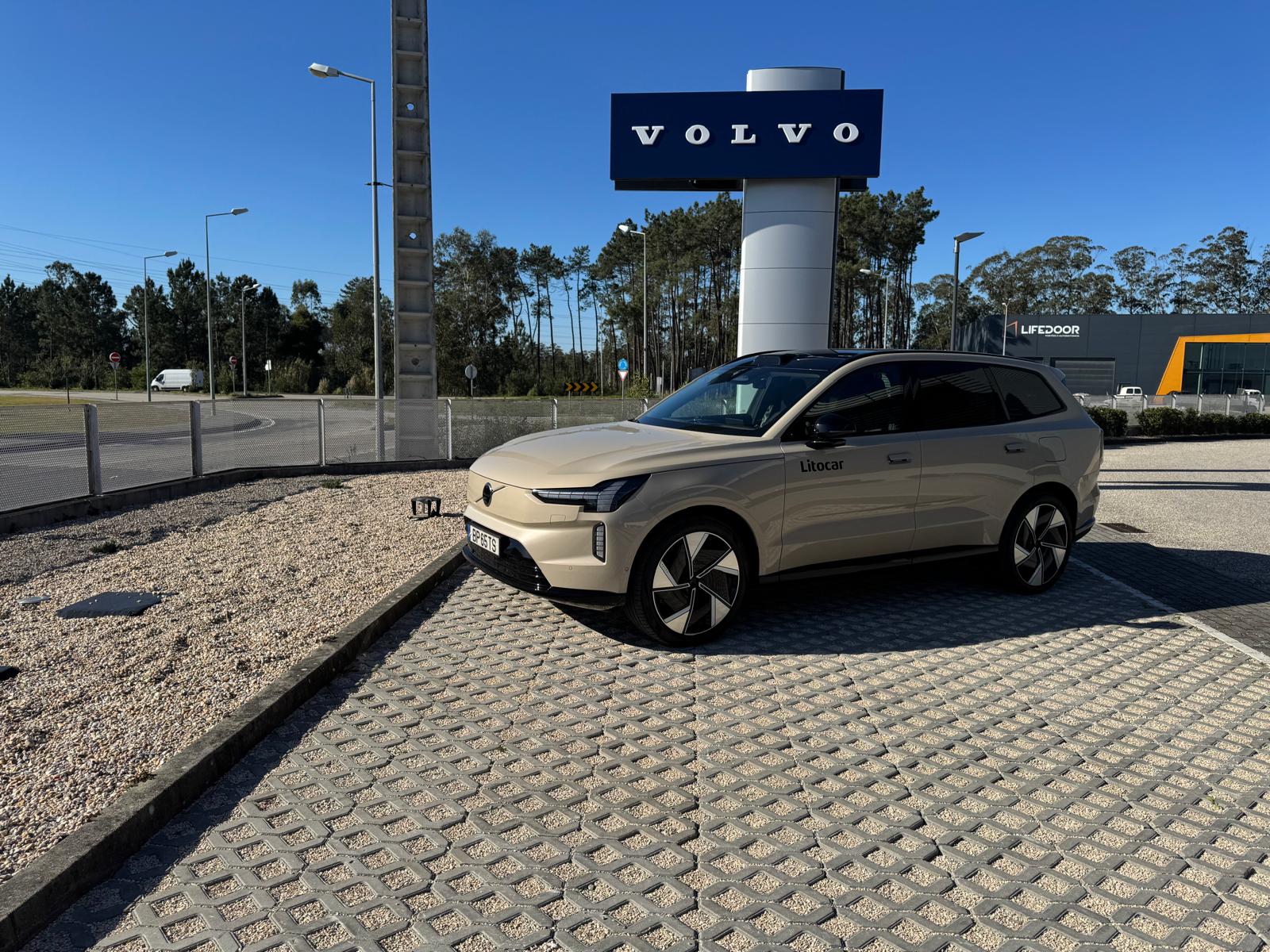 Volvo EX90