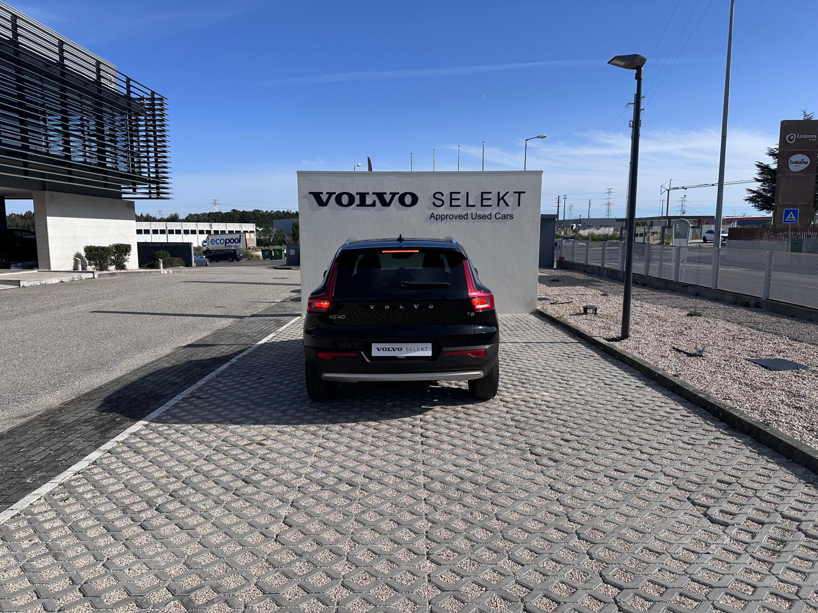 Volvo XC40 Plus Bright