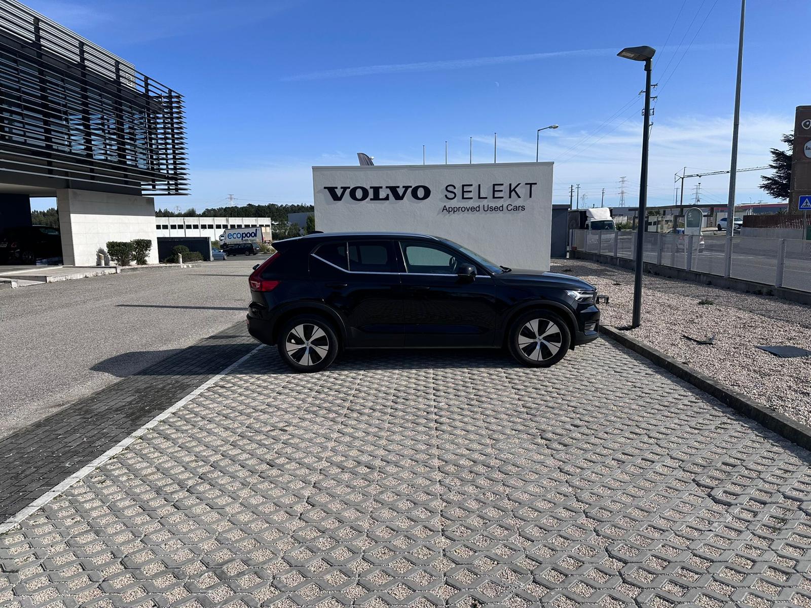 Volvo XC40 Plus Bright