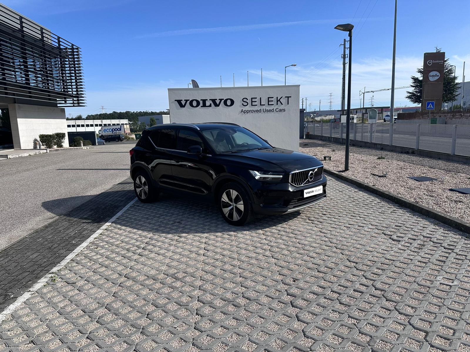 Volvo XC40 Plus Bright