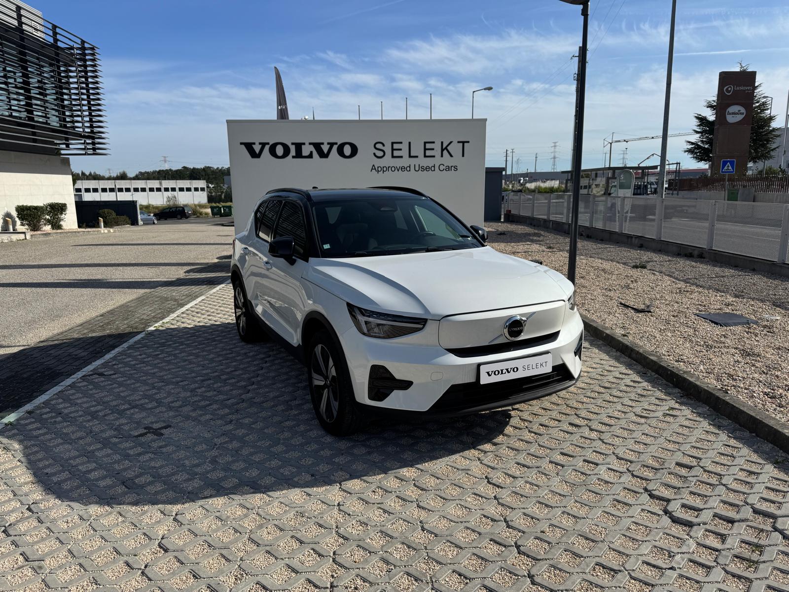 Volvo XC40 Plus