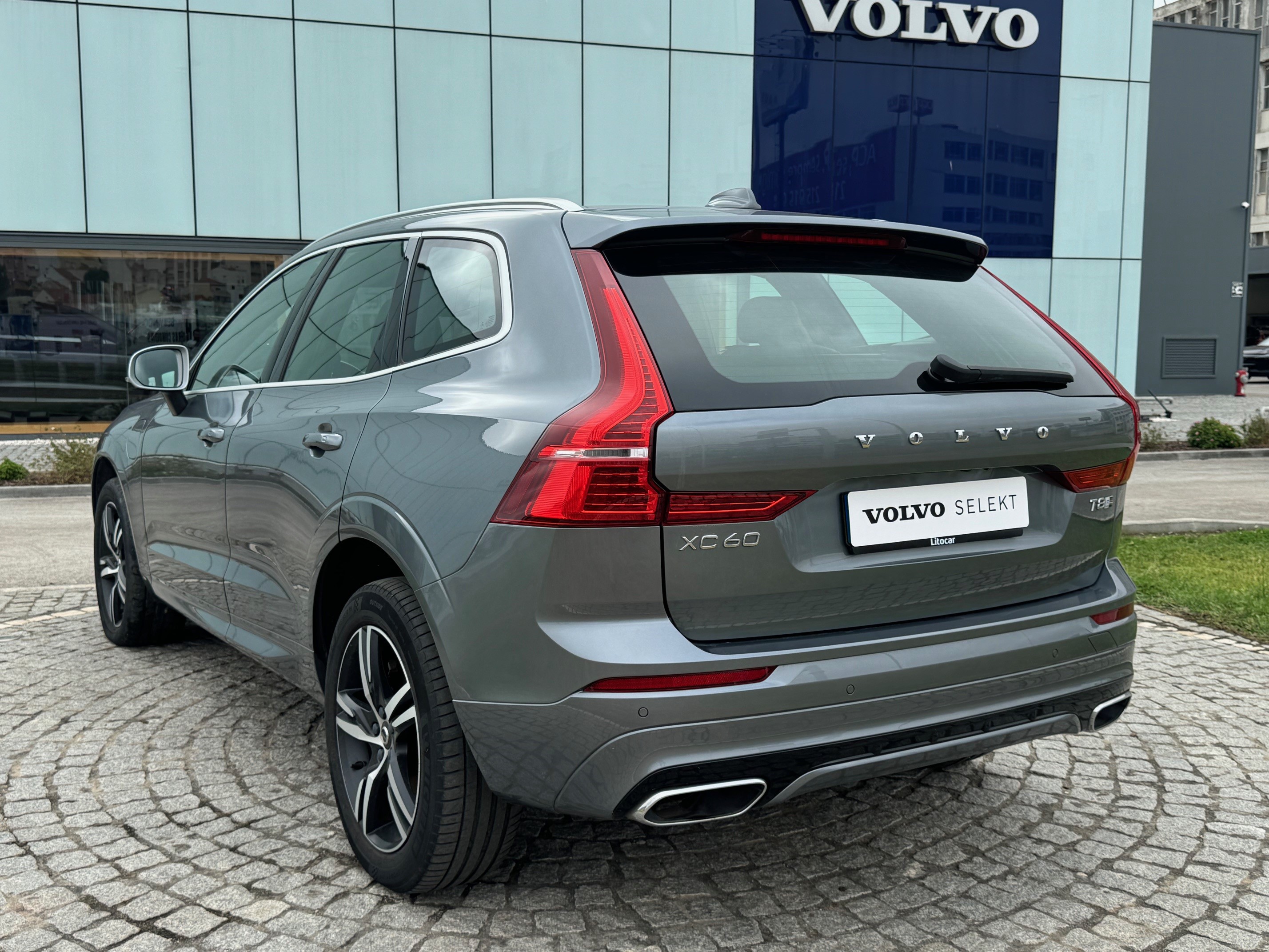 Volvo XC60 R-Design