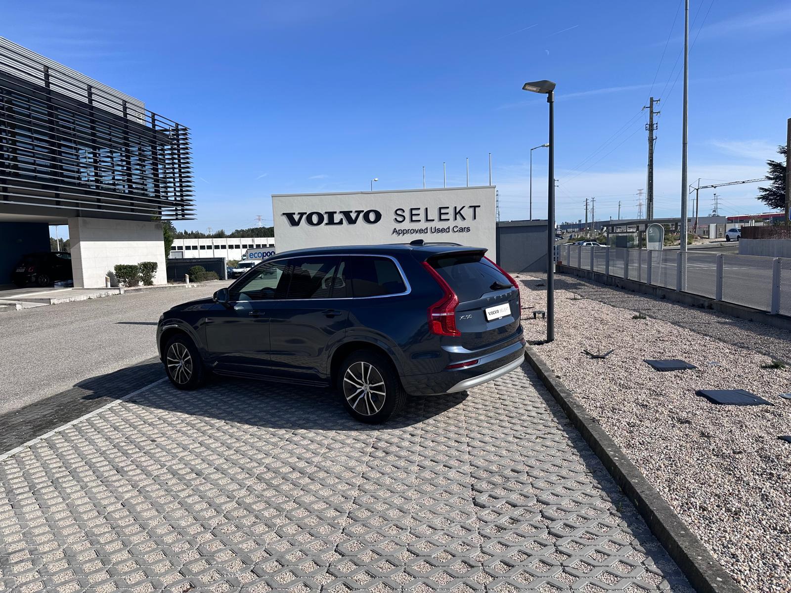 Volvo XC90 Momentum Plus