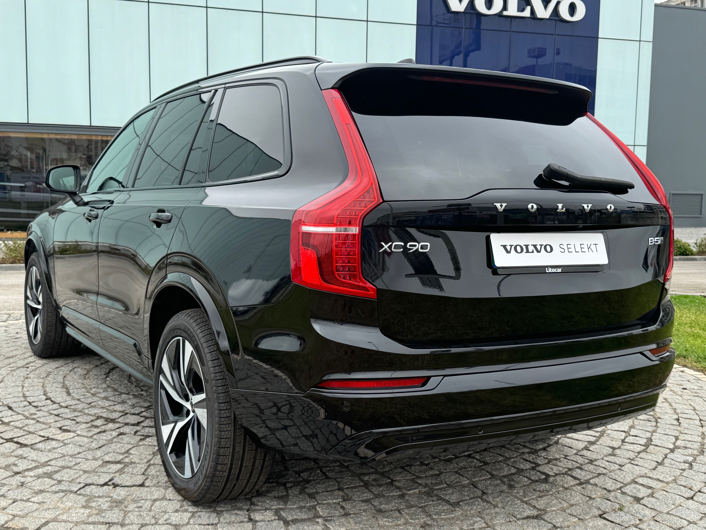 Volvo XC90 R-Design