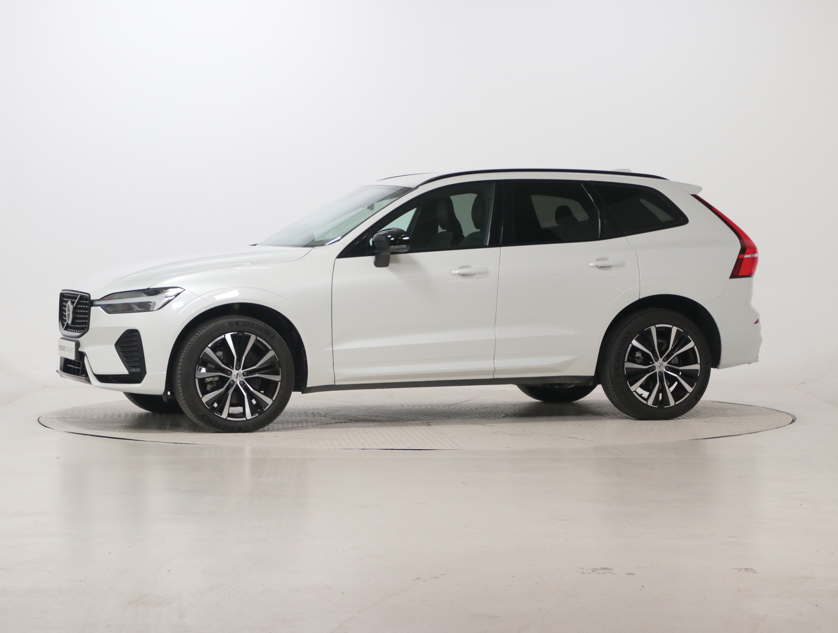 Volvo XC60 Plus Dark