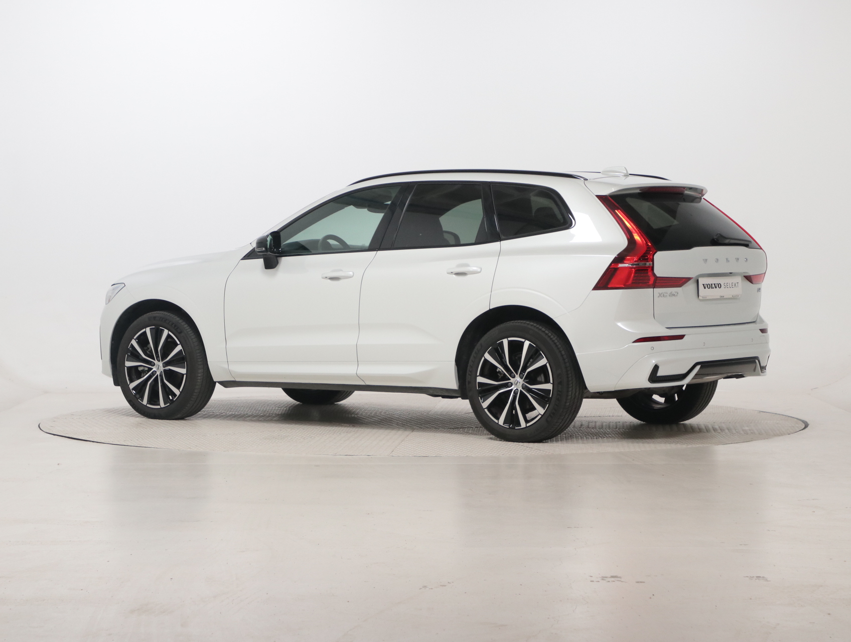 Volvo XC60 Plus Dark