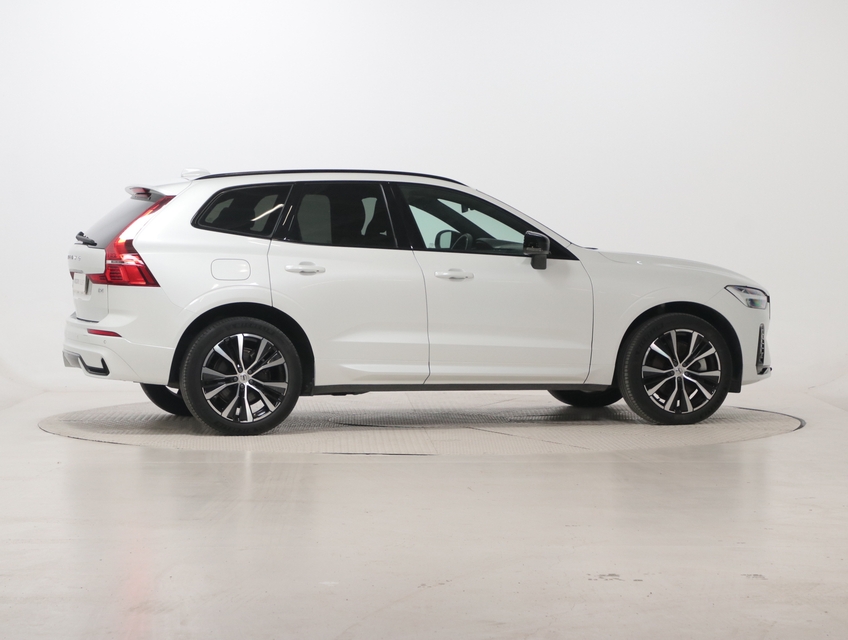 Volvo XC60 Plus Dark