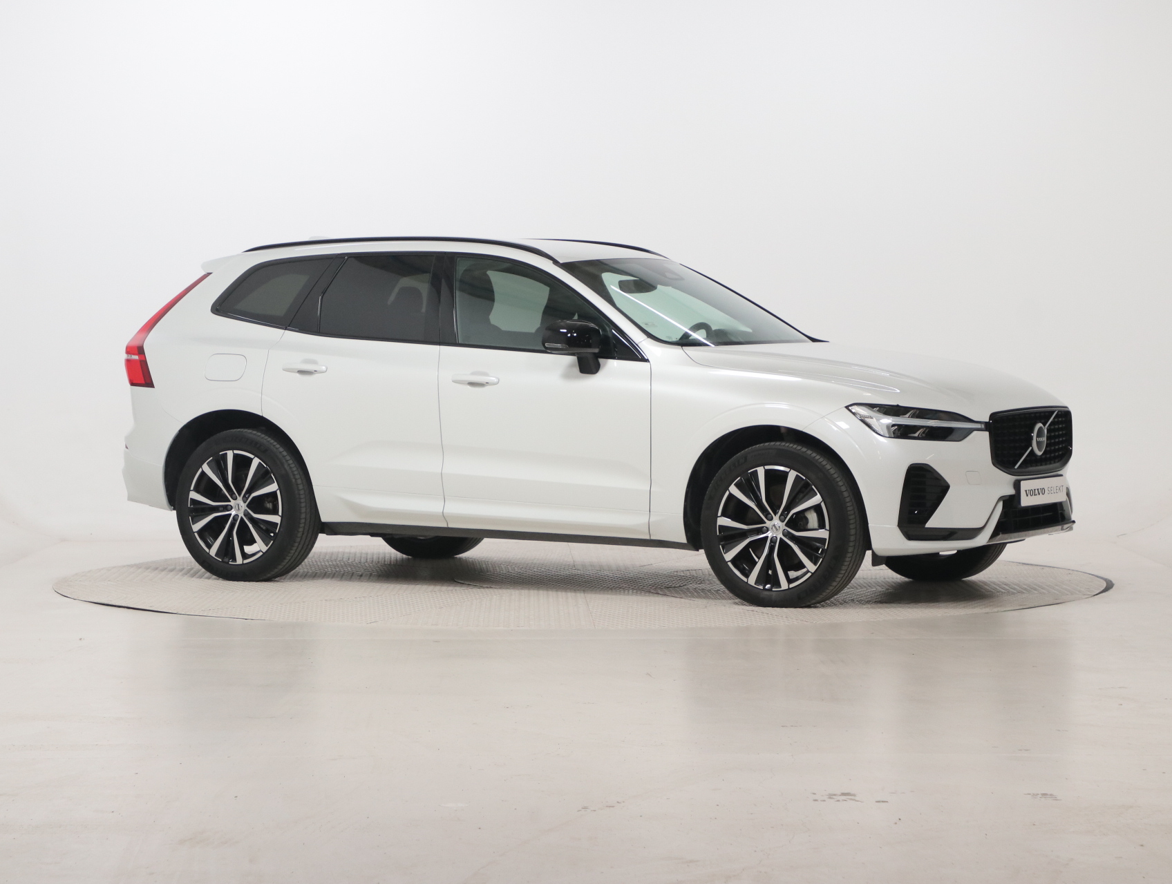 Volvo XC60 Plus Dark