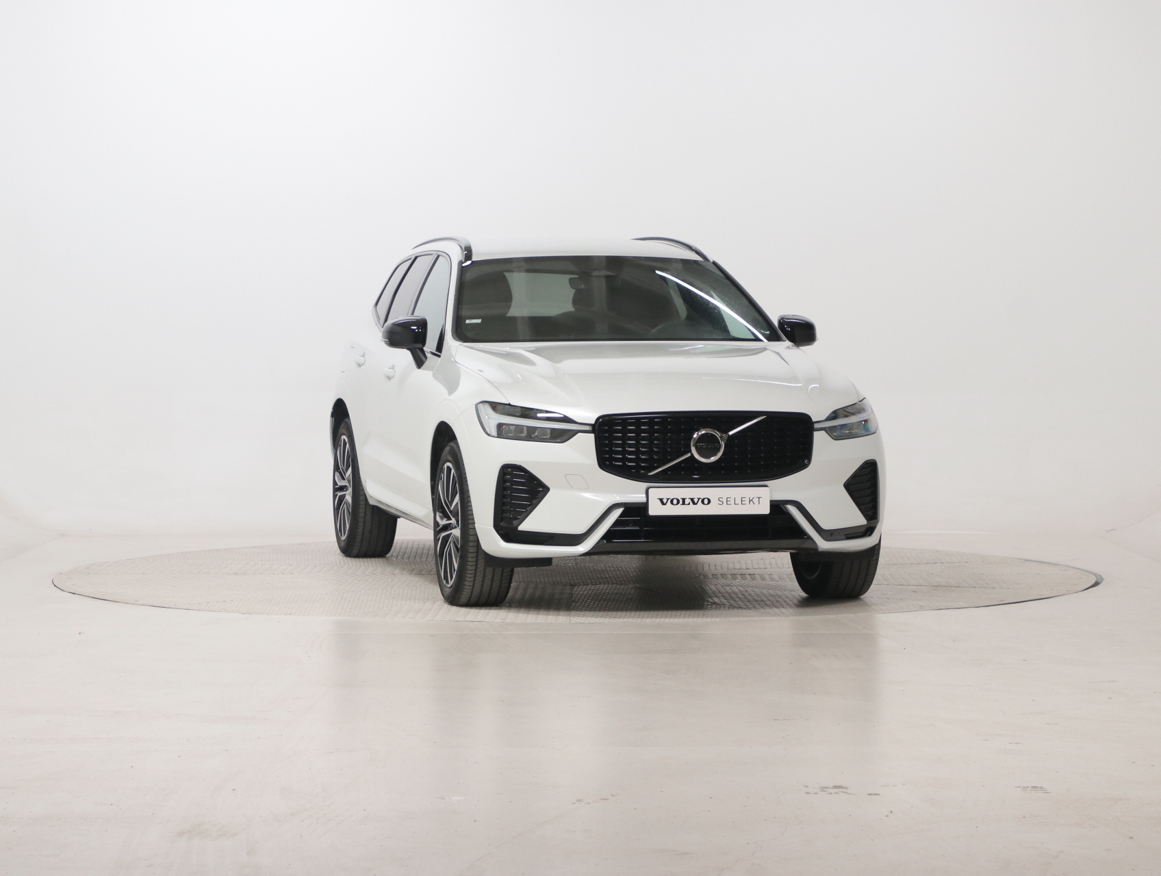 Volvo XC60 Plus Dark