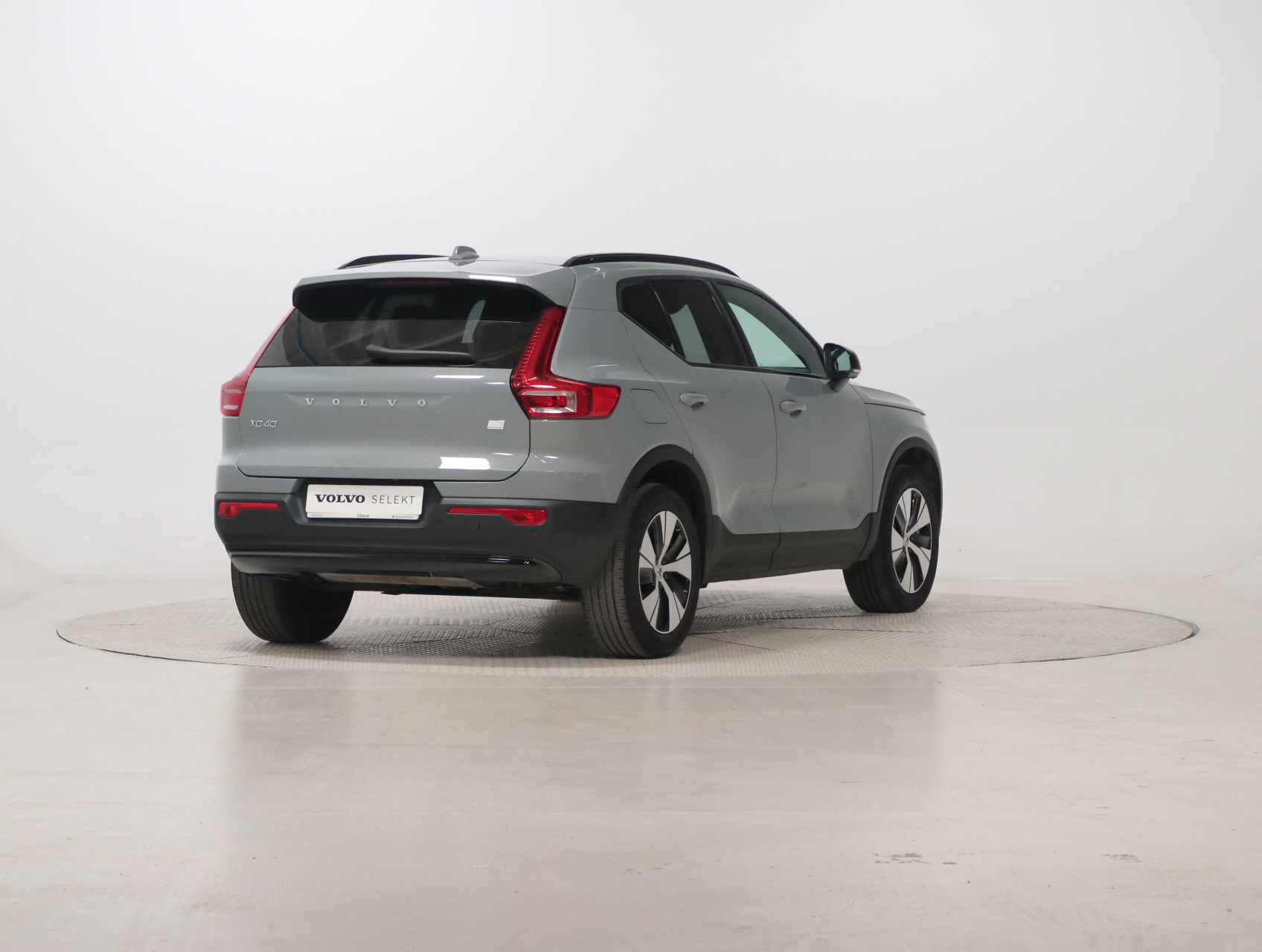 Volvo XC40 Plus Dark