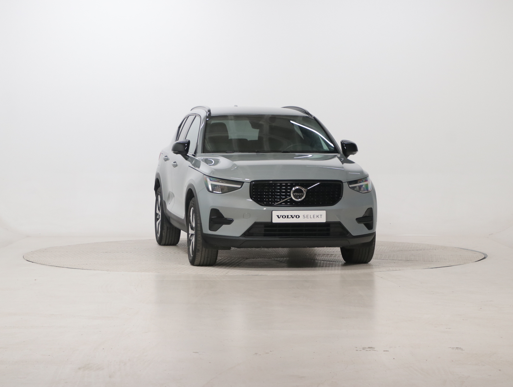 Volvo XC40 Plus Dark