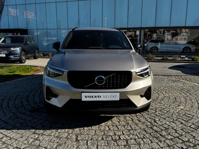 Volvo XC40 Plus Dark