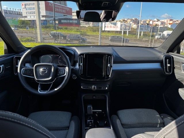 Volvo XC40 Plus Dark