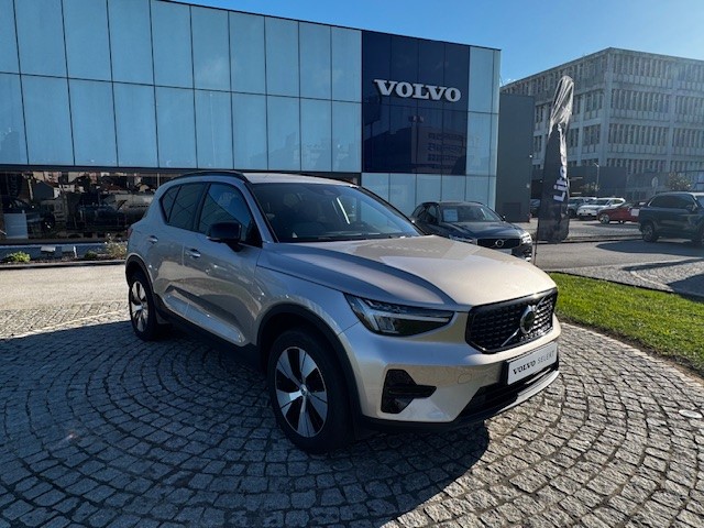 Volvo XC40 Plus Dark