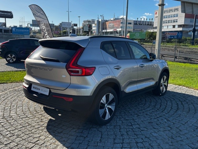 Volvo XC40 Plus Dark