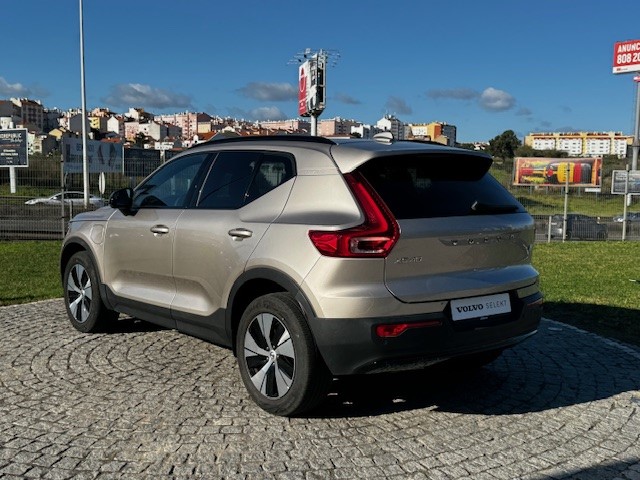 Volvo XC40 Plus Dark